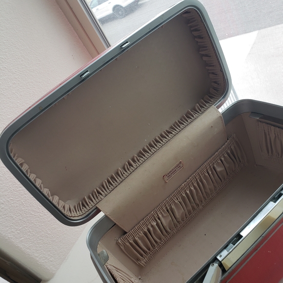 Vintage 1950s 1960s Samsonite Red Silhouette Makeup Case Luggage - Picture 12 of 15